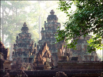 20120502-Banteay Srei Temple in Cambodia.jpg